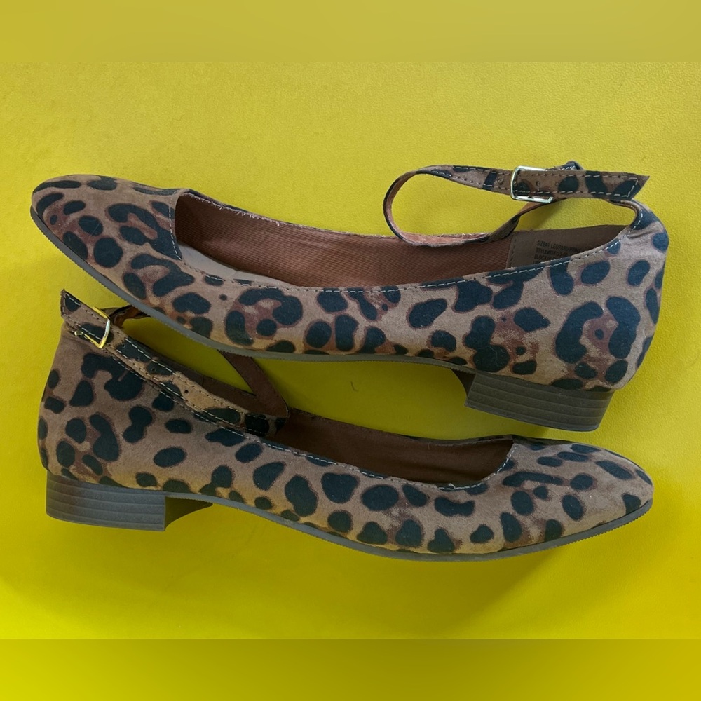 9 GAP fabric ballet animal print flats ankle strap buckle skimmer ballet NEW